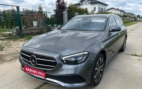 Mercedes-Benz E-Класс, 2021 год, 4 800 000 рублей, 2 фотография