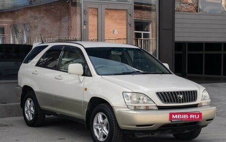 Toyota Harrier, 1999 год, 900 000 рублей, 3 фотография