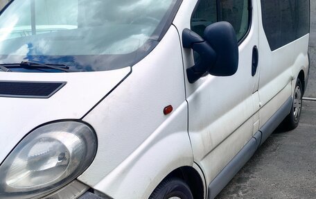 Renault Trafic, 2003 год, 649 000 рублей, 2 фотография
