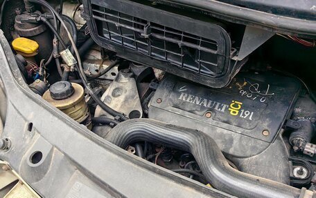 Renault Trafic, 2003 год, 649 000 рублей, 14 фотография
