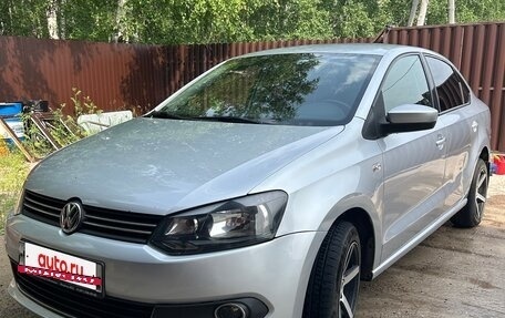 Volkswagen Polo VI (EU Market), 2012 год, 720 000 рублей, 2 фотография