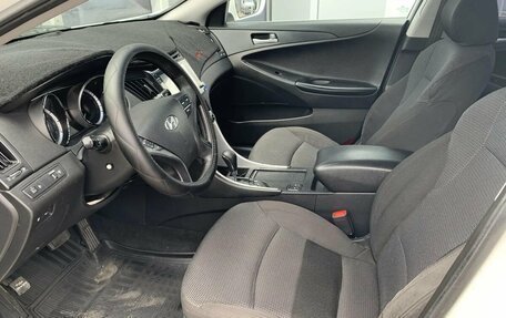 Hyundai Sonata VI, 2011 год, 860 000 рублей, 9 фотография