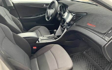 Hyundai Sonata VI, 2011 год, 860 000 рублей, 13 фотография