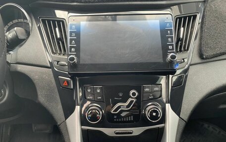 Hyundai Sonata VI, 2011 год, 860 000 рублей, 11 фотография