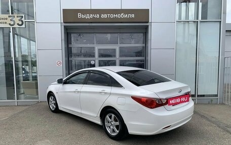 Hyundai Sonata VI, 2011 год, 860 000 рублей, 7 фотография