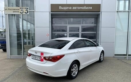 Hyundai Sonata VI, 2011 год, 860 000 рублей, 5 фотография