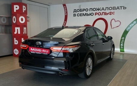Toyota Camry, 2020 год, 3 399 000 рублей, 4 фотография