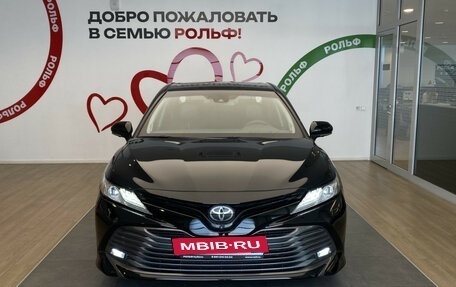 Toyota Camry, 2020 год, 3 399 000 рублей, 2 фотография