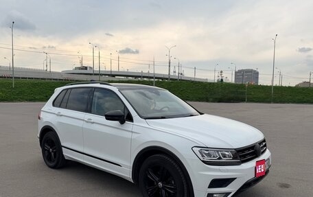 Volkswagen Tiguan II, 2019 год, 2 820 000 рублей, 1 фотография