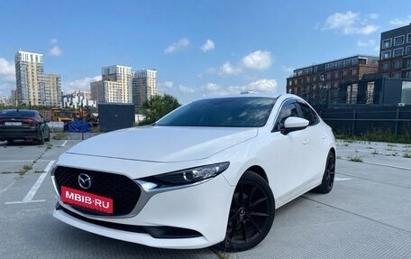 Mazda 3, 2021 год, 2 300 000 рублей, 1 фотография