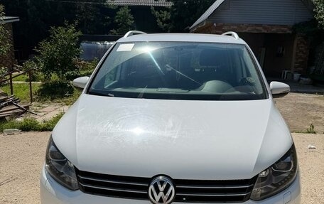Volkswagen Touran III, 2014 год, 1 850 000 рублей, 1 фотография
