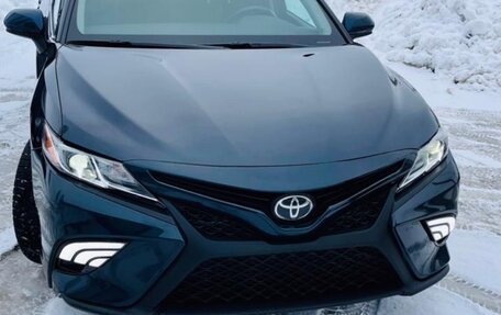 Toyota Camry, 2019 год, 2 650 000 рублей, 2 фотография