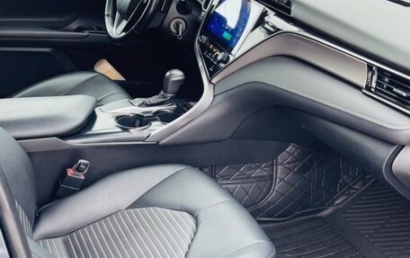Toyota Camry, 2019 год, 2 650 000 рублей, 6 фотография