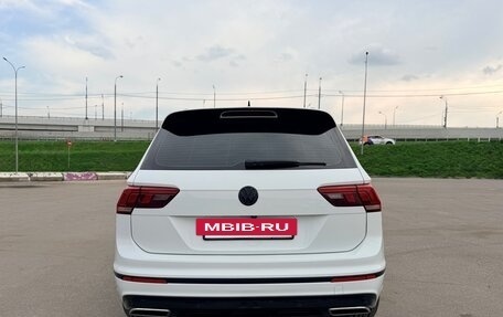 Volkswagen Tiguan II, 2019 год, 2 820 000 рублей, 5 фотография