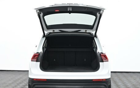Volkswagen Tiguan II, 2018 год, 1 899 000 рублей, 5 фотография