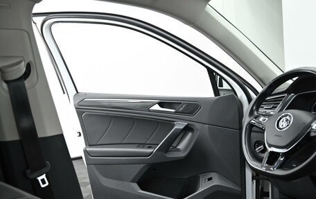 Volkswagen Tiguan II, 2018 год, 1 899 000 рублей, 12 фотография