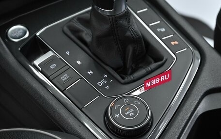 Volkswagen Tiguan II, 2018 год, 1 899 000 рублей, 9 фотография