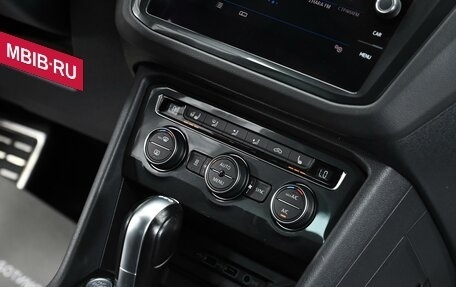Volkswagen Tiguan II, 2018 год, 1 899 000 рублей, 11 фотография