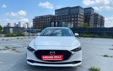 Mazda 3, 2021 год, 2 300 000 рублей, 2 фотография