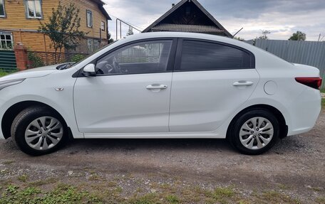 KIA Rio IV, 2018 год, 1 400 000 рублей, 4 фотография