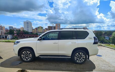 Toyota Land Cruiser Prado 150 рестайлинг 2, 2021 год, 6 500 000 рублей, 4 фотография
