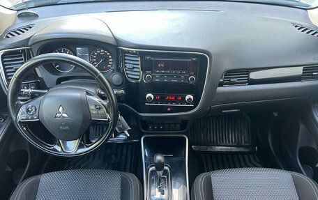 Mitsubishi Outlander III рестайлинг 3, 2021 год, 1 820 000 рублей, 11 фотография
