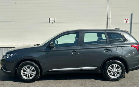 Mitsubishi Outlander III рестайлинг 3, 2021 год, 1 820 000 рублей, 4 фотография