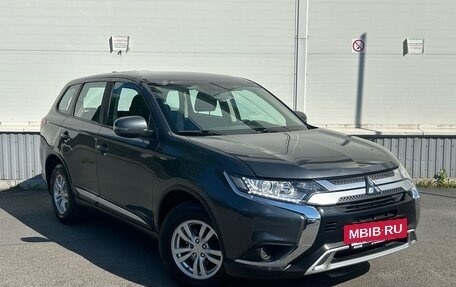 Mitsubishi Outlander III рестайлинг 3, 2021 год, 1 820 000 рублей, 3 фотография