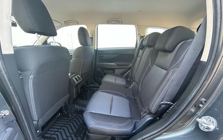 Mitsubishi Outlander III рестайлинг 3, 2021 год, 1 820 000 рублей, 20 фотография