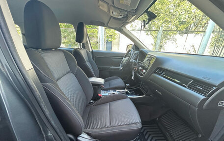 Mitsubishi Outlander III рестайлинг 3, 2021 год, 1 820 000 рублей, 17 фотография