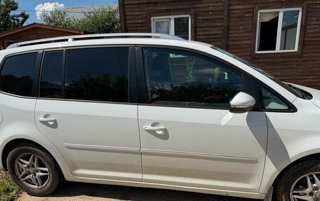 Volkswagen Touran III, 2014 год, 1 850 000 рублей, 2 фотография