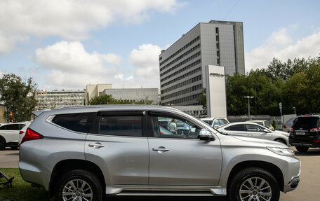 Mitsubishi Pajero Sport III рестайлинг, 2017 год, 2 218 000 рублей, 3 фотография
