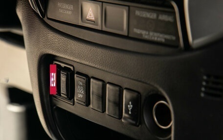 Mitsubishi Pajero Sport III рестайлинг, 2017 год, 2 218 000 рублей, 14 фотография