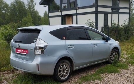Toyota Prius Alpha I (ZVW40/41), 2012 год, 1 200 000 рублей, 2 фотография