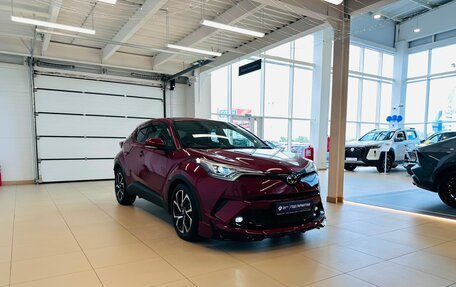 Toyota C-HR I рестайлинг, 2019 год, 2 149 999 рублей, 8 фотография