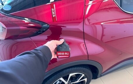Toyota C-HR I рестайлинг, 2019 год, 2 149 999 рублей, 26 фотография