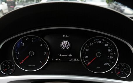 Volkswagen Touareg III, 2016 год, 2 590 000 рублей, 20 фотография