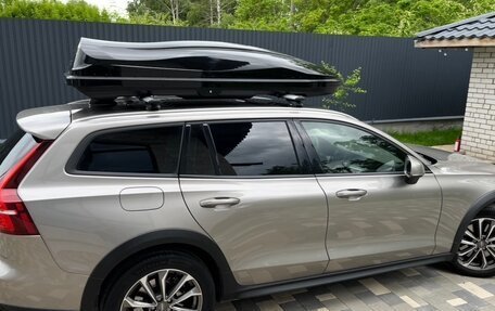 Volvo V60 Cross Country II, 2021 год, 4 200 000 рублей, 2 фотография
