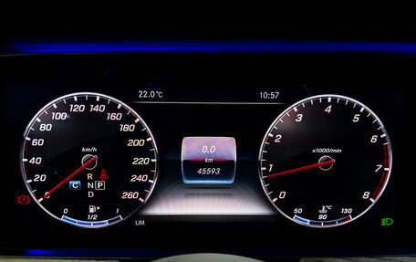 Mercedes-Benz E-Класс, 2019 год, 4 750 000 рублей, 13 фотография