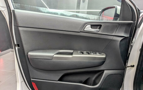 KIA Sportage IV рестайлинг, 2021 год, 2 475 000 рублей, 20 фотография