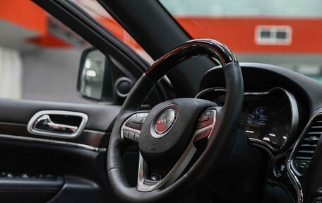 Jeep Grand Cherokee, 2014 год, 2 190 000 рублей, 16 фотография