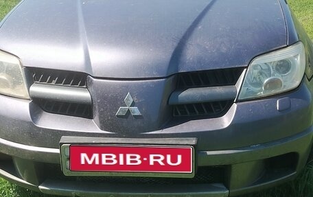 Mitsubishi Outlander III рестайлинг 3, 2006 год, 450 000 рублей, 1 фотография