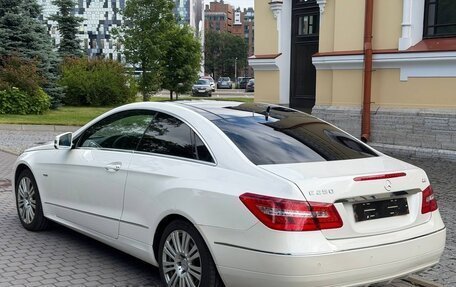 Mercedes-Benz E-Класс, 2010 год, 1 650 000 рублей, 2 фотография