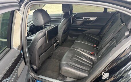 BMW 7 серия, 2017 год, 3 150 000 рублей, 9 фотография