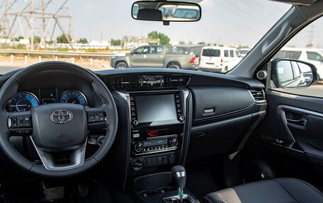 Toyota Fortuner II, 2026 год, 4 700 000 рублей, 10 фотография
