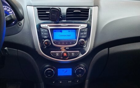 Hyundai Solaris II рестайлинг, 2011 год, 540 000 рублей, 19 фотография