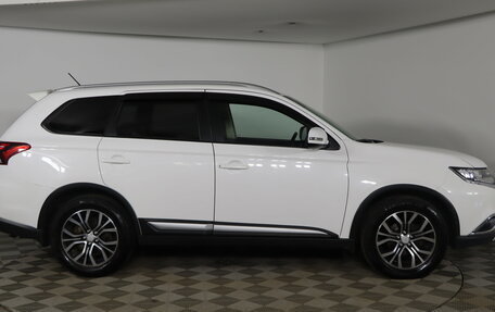 Mitsubishi Outlander III рестайлинг 3, 2015 год, 1 799 990 рублей, 4 фотография