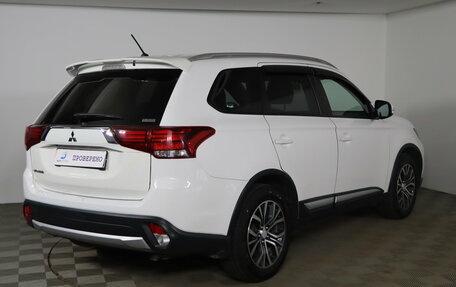 Mitsubishi Outlander III рестайлинг 3, 2015 год, 1 799 990 рублей, 5 фотография