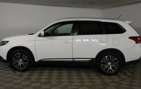 Mitsubishi Outlander III рестайлинг 3, 2015 год, 1 799 990 рублей, 8 фотография