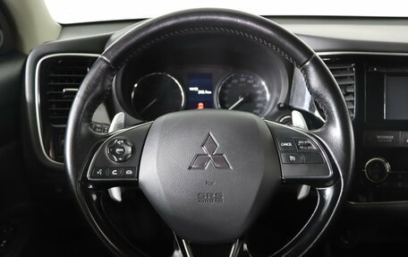 Mitsubishi Outlander III рестайлинг 3, 2015 год, 1 799 990 рублей, 16 фотография